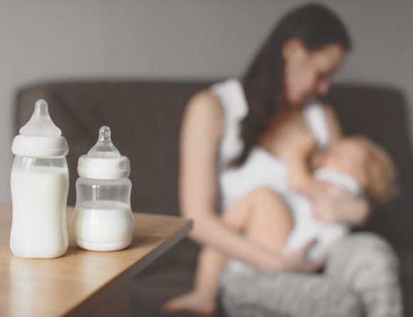 Kraamperiode fles of borstvoeding - Verloskundigenpraktijk Weert